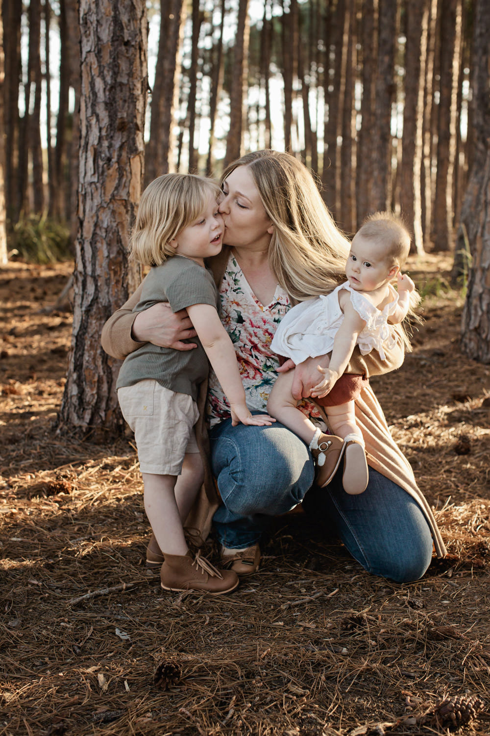 mother-and-children- Natural-family with maternity-newborn-lifestyle-imagery- photography in Brisbane- QuinceandMulberry