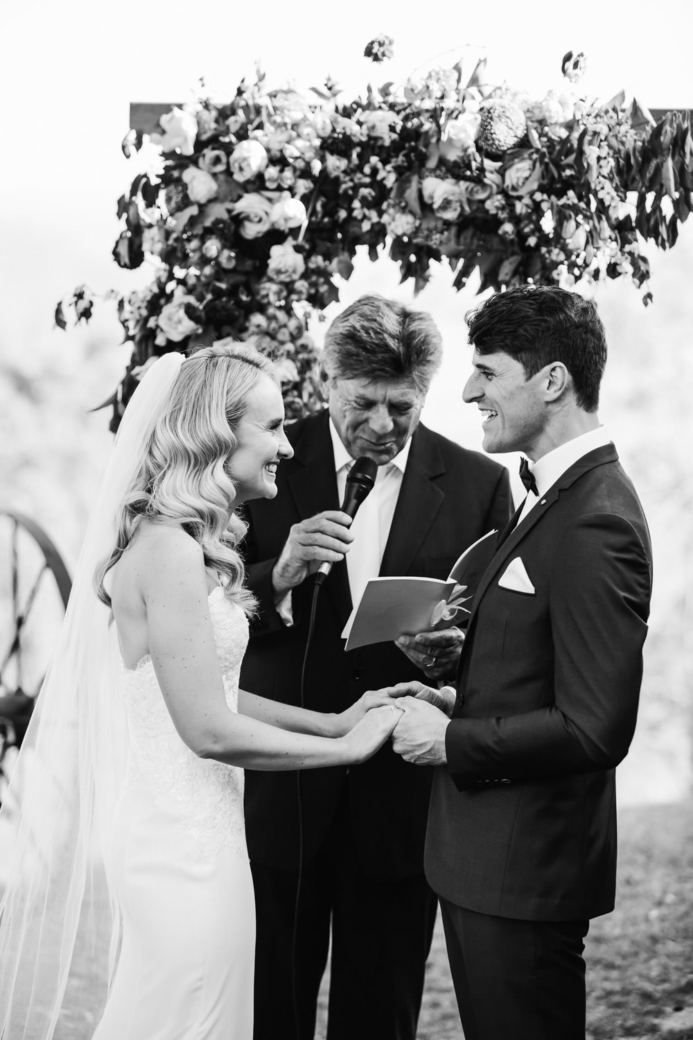 ceremony-moments_Spicers-Hiddenvale-Country-Wedding-Quincenmulberry