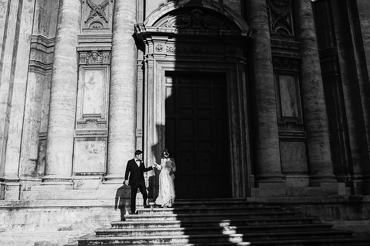 romantic-bridal-portraits_Rome-Italy-Destination-Elopement_Quincenmulberrystudios