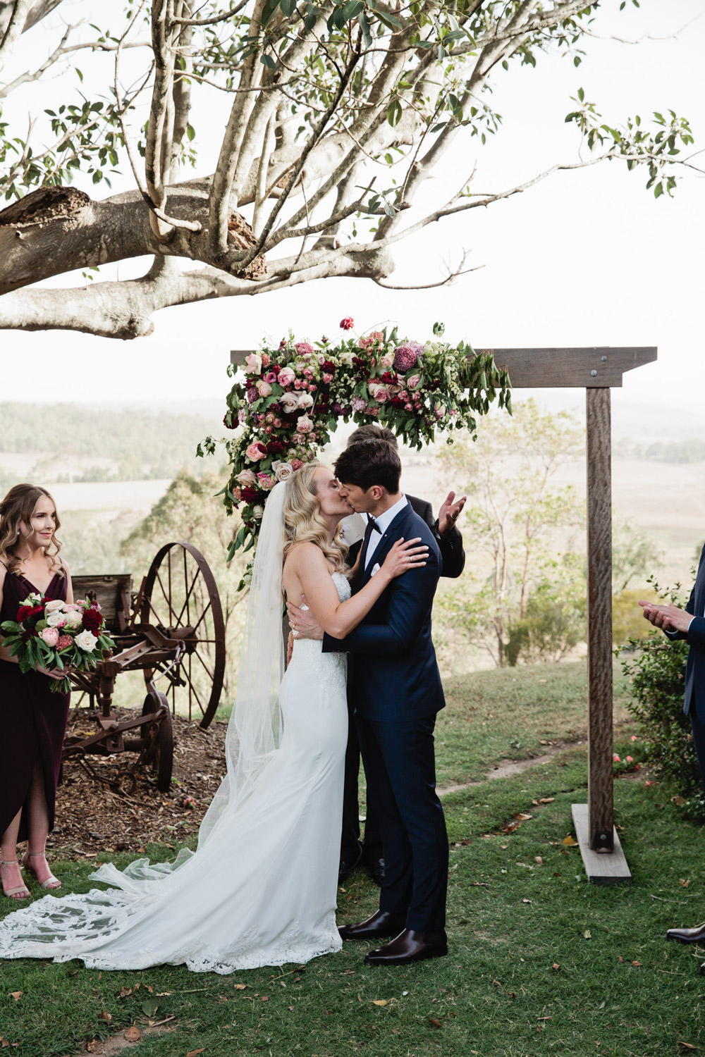 ceremony-intimate_Spicers-Hiddenvale-Country-Wedding-Quincenmulberry