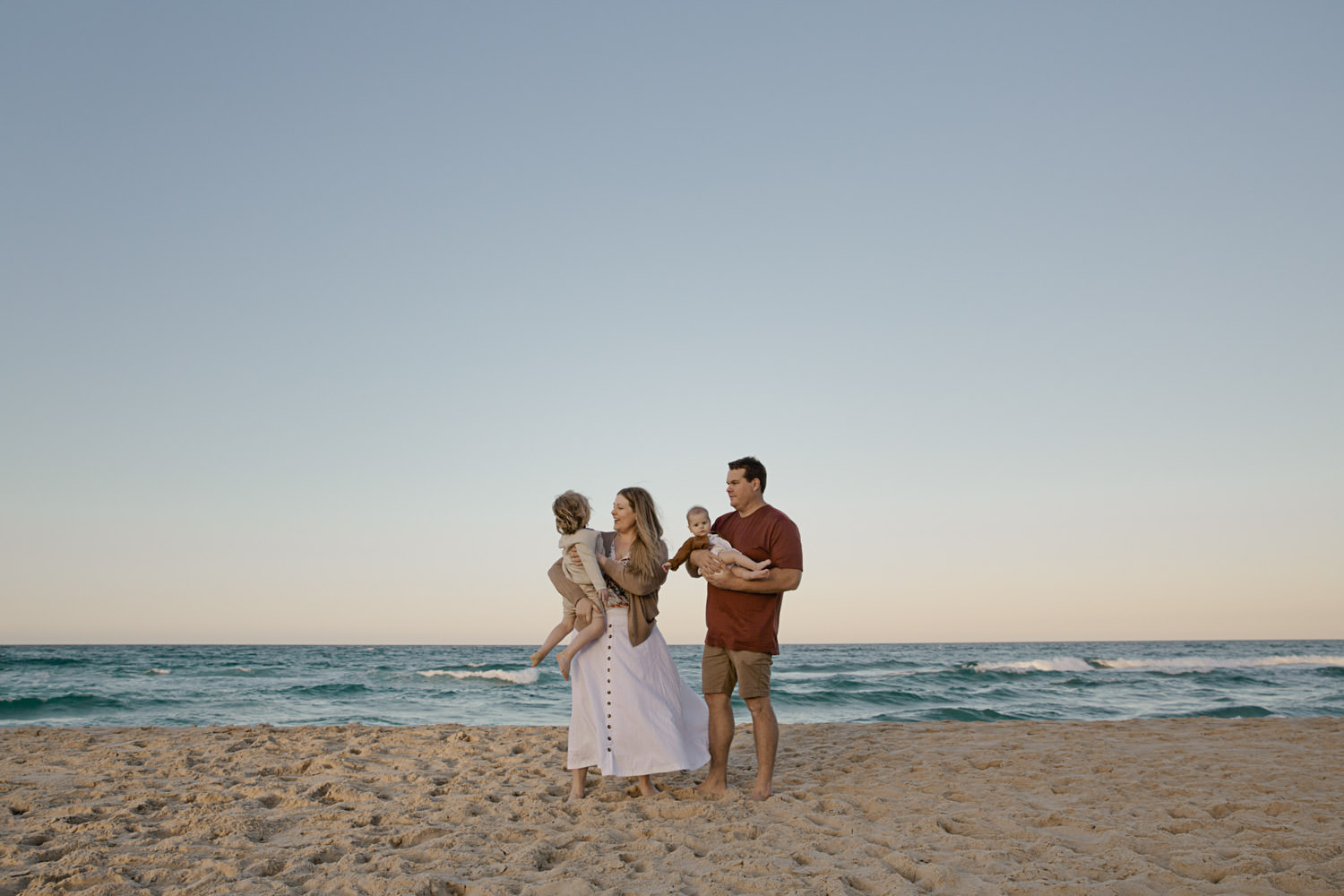Beach-family-portraits_sunset-Photography-Beach_Brisbane-GoldCoast-Natural