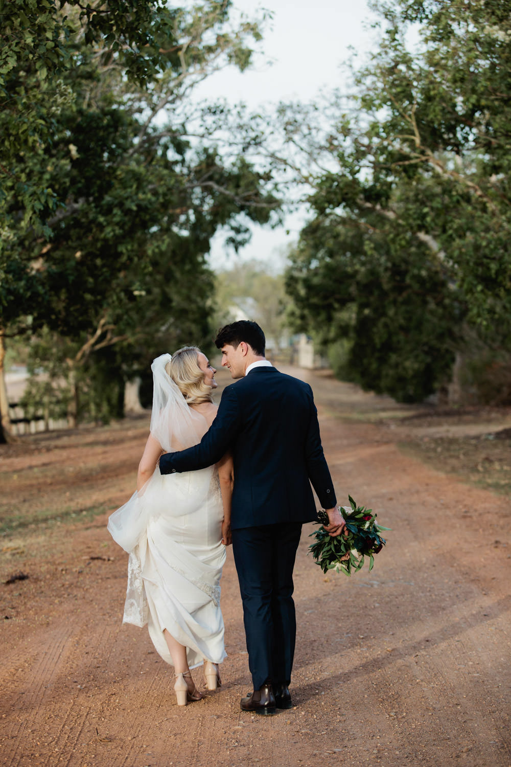 natural, fun, romantic-wedding-photography at Spicers-hiddenvale-QuinceandMulberryStudios